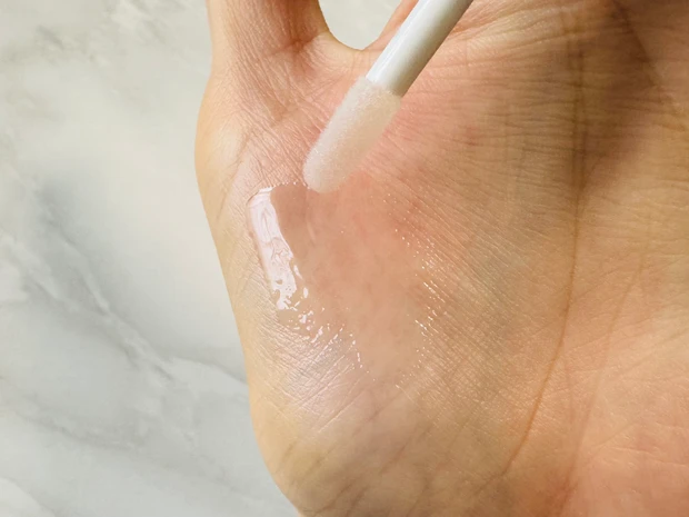 Viseeのエッセンスリッププランパー SP001 シアーピンクのスウォッチ