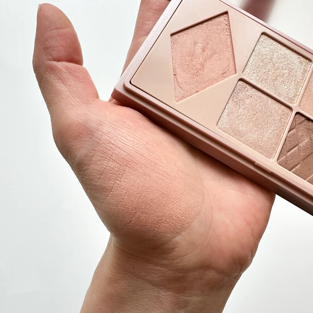 【ウォンジョンヨ  メタルシャワーペンシル】
韓国コスメブランドでアイメイク♡_6_2