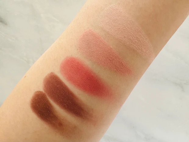 CANMAKEのパーフェクトマルチアイズ 08 スリーズショコラのスウォッチ