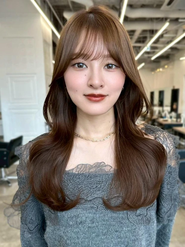  【春におすすめの髪型】セミロング・ロングヘア10選.  小顔見せを叶える韓国風ロングレイヤー