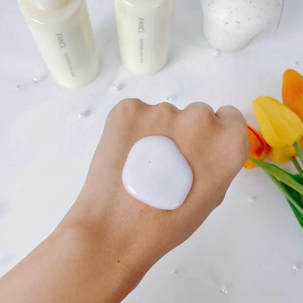 ファンケル 朝用ミルク洗顔 テクスチャー