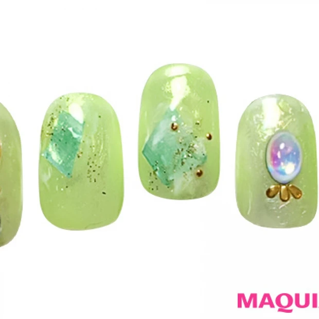 爽やかな風が駆け抜ける、ペリドット風「パワーストーンネイル」