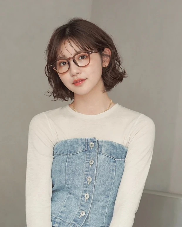 【卵型さんにおすすめの髪型】ボブヘア編_【卵型×ボブヘア】ショコラカラーで柔らかな質感に! ゆるふわ質感がおしゃれな小顔見せボブパーマ