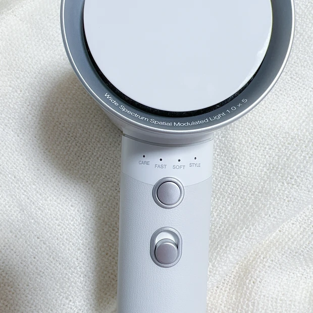 熱くないから“うるつや髪”に！「光」で乾かす次時代ドライヤー『Zuvi』を試してみた_3