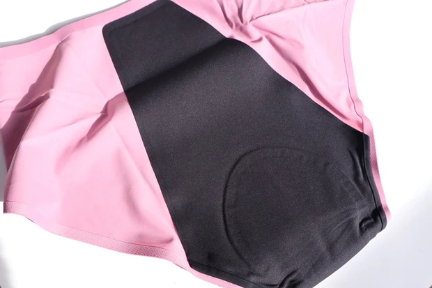 ユニクロ　エアリズム吸水サニタリーショーツ /￥1,990(税込)　後ろ部分