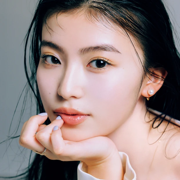 長井かおり式・美容医療級ベースメイクの極意を披露。 毛穴、くすみ、たるみを制する秘密がここに！