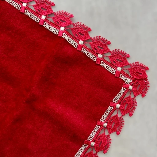 近沢レース店 × KISSME コラボ タオルハンカチ