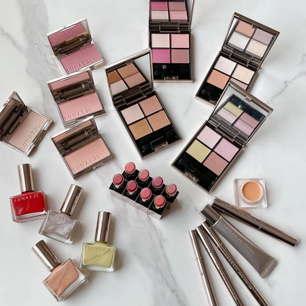 マキアインフルエンサー rena 自己紹介 好きなコスメ