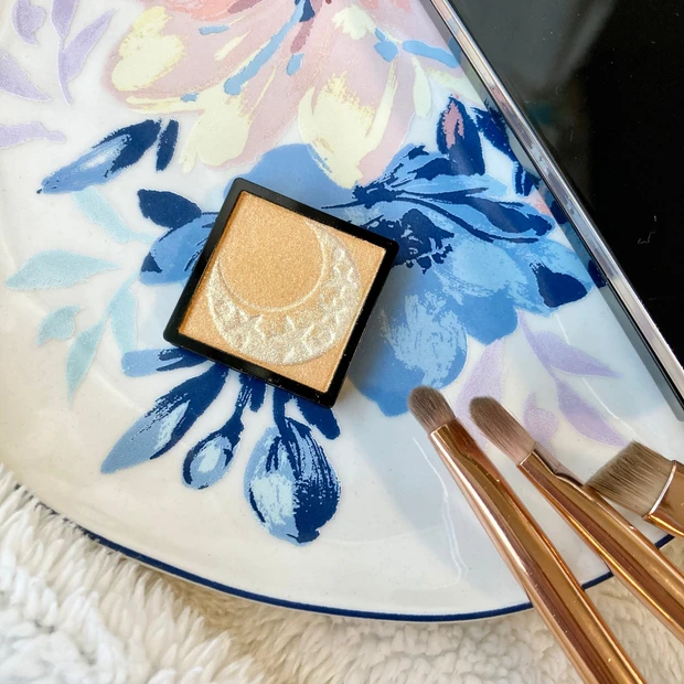 【思わず全色そろえたくなっちゃう♡】可愛いだけでそろえた、自分だけの"マキアージュ,新作アイシャドウ"をレビュー!!_5_1