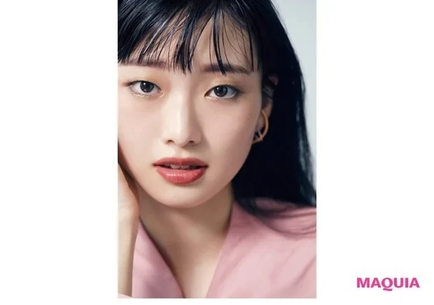 おすすめのカラーアイライナー・ブラック_大胆に引いて綿棒でぼかして抜け感を