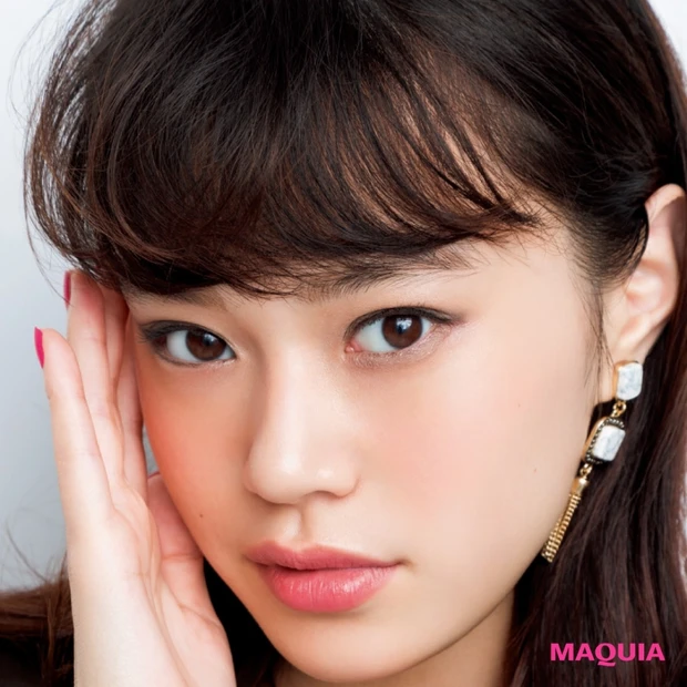 目尻末広がりの二重さんにおすすめ！シャープな目尻を生かす2つの旬メイク