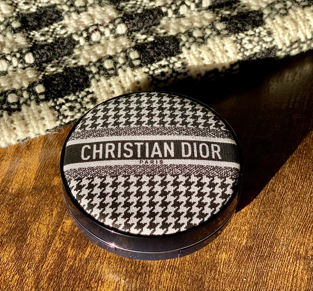 大本命!2022年初のバズリコスメはコレ!Dior(ディオール)~ニュールック エディション~千鳥柄だよ。
_3_1