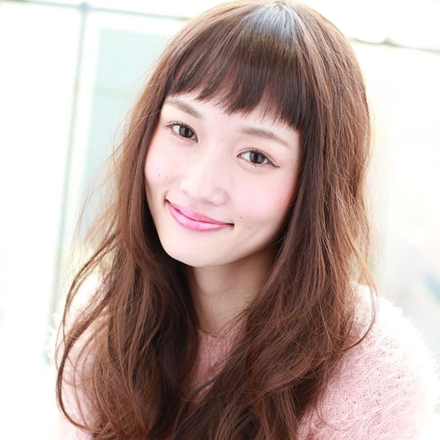 フェミニンさとキュートさが共存! ショートバングのスタイリッシュロング☆