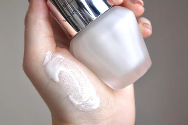 【ジルスチュアート 下地 比較】イルミネイティング セラムプライマー 01 スウォッチ