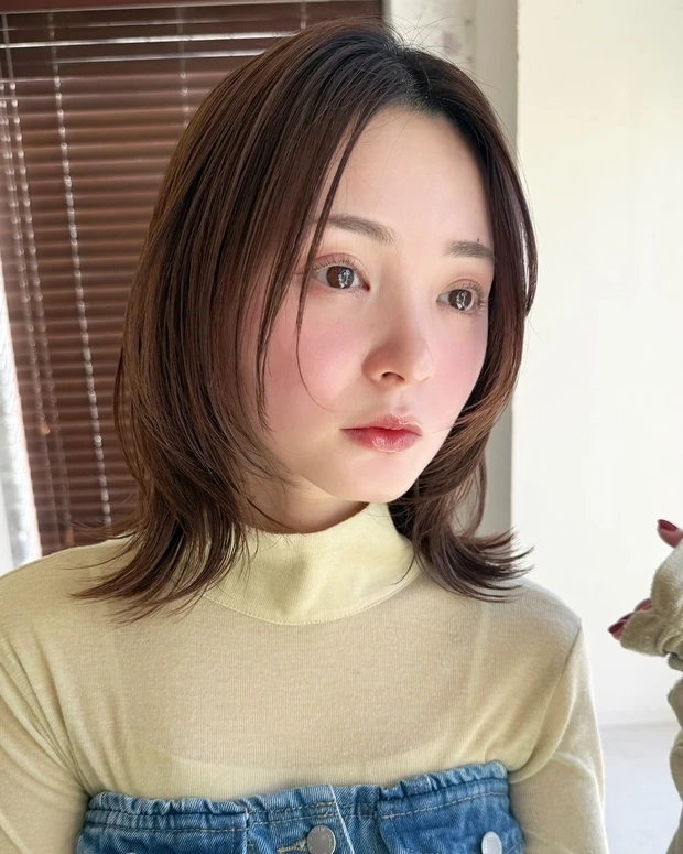 ヘアカタログ ミディアム ミディアムヘア 前髪なし