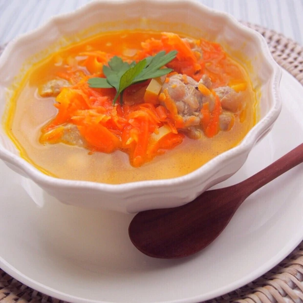 Let's 朝活！ 美肌スープレシピ♪ 「人参とパプリカのチキンスープ」