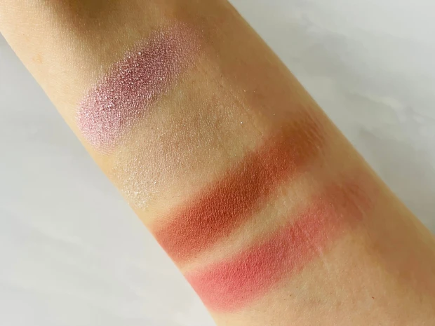 ブルベに似合う2022年今年使って良かった！プチプラアイシャドウ5選をご紹介します♡【スウォッチ有り】_2