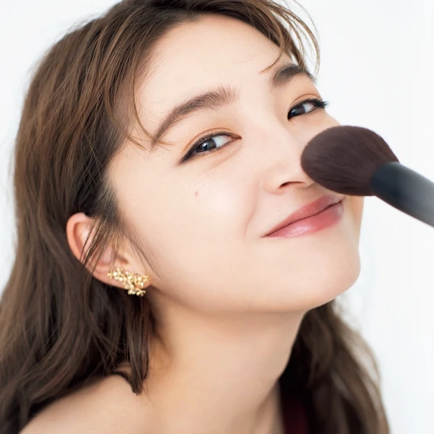 フェイスパウダーLOVEな長井かおりさんが徹底解説！ 最新“お粉”はここ…