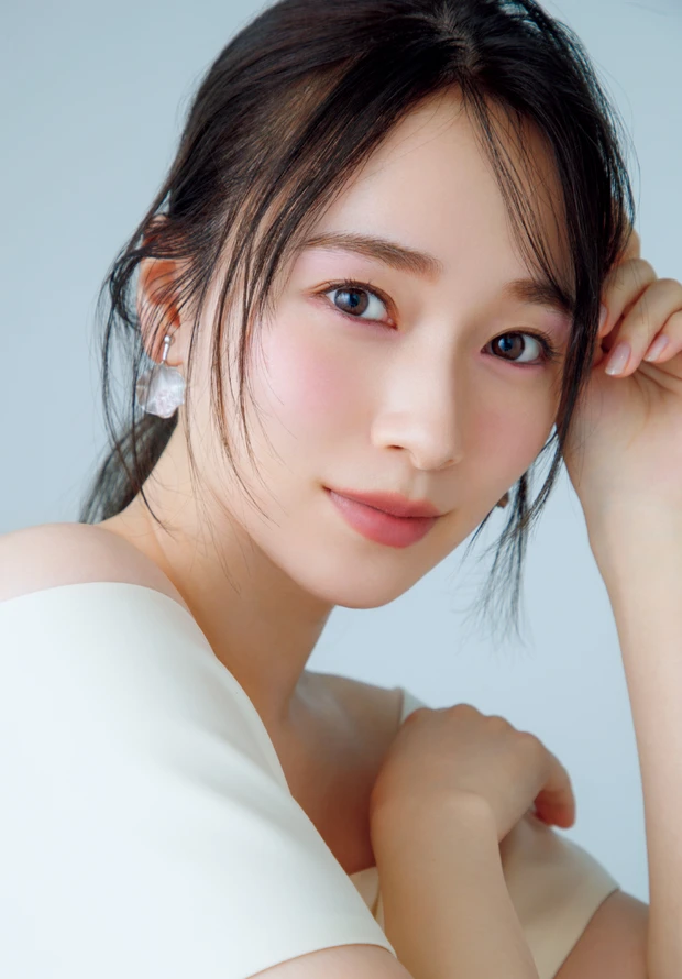 櫻坂46・守屋麗奈さん マットリップ ローラ メルシエ キャビア リップスティック