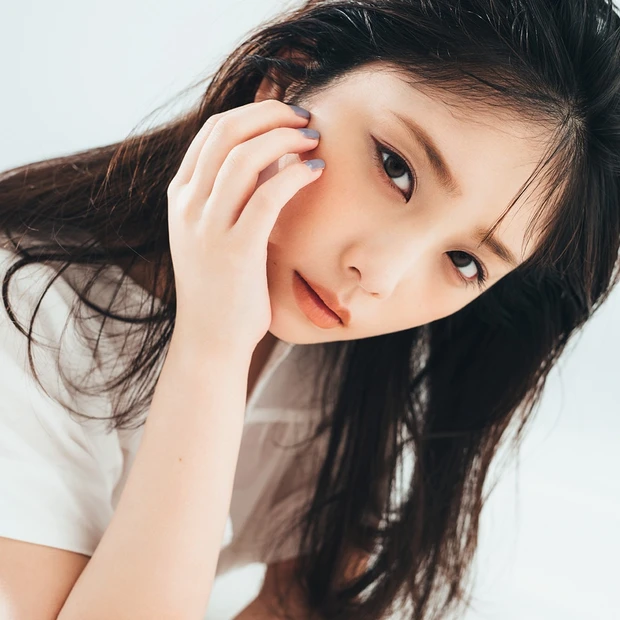 【与田祐希さん】パステル系ワントーンで脱甘色っぽメイク_5