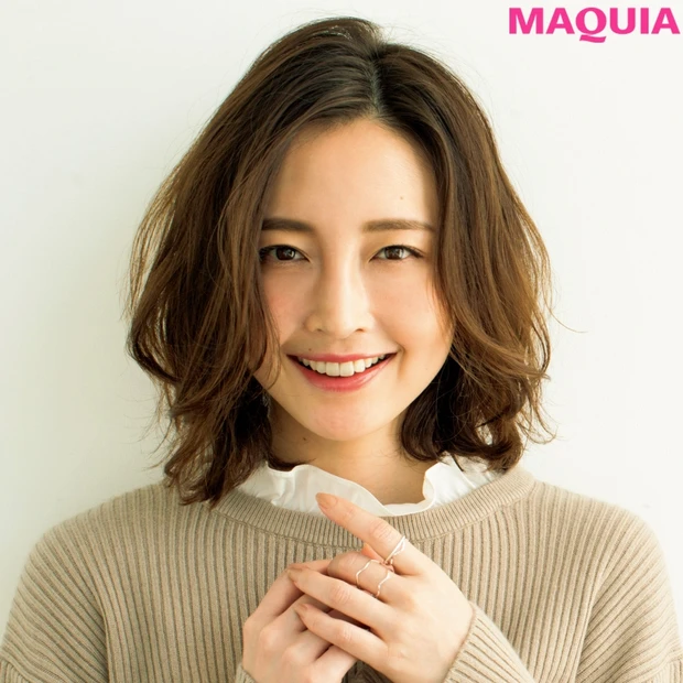 薄くて華奢な体型に似合うヘアスタイルを提案！ ひし形エアリーヘアでやわら…