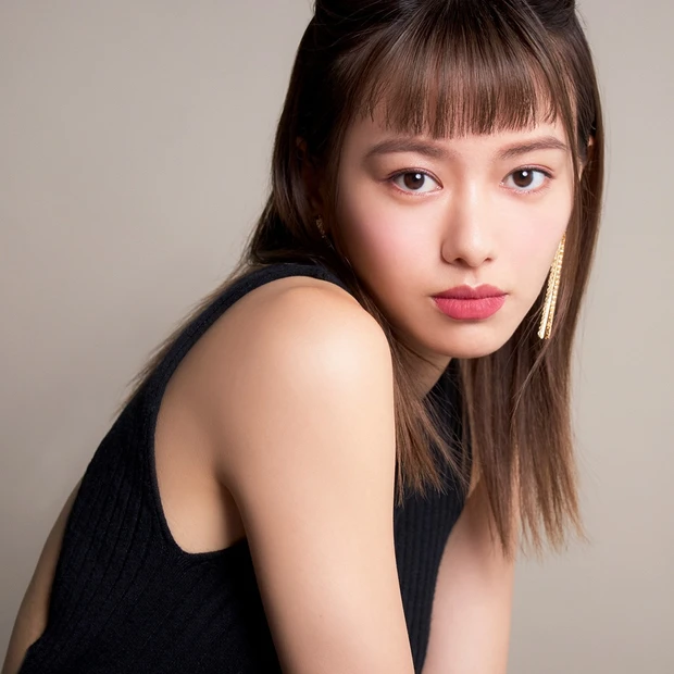 山本舞香が注目する秋リップは！？ 女っぷりを高めてくれるローズピンクの取り入れ方