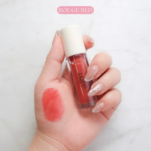 GENBA LIP TINT ROUGE REDのスウォッチとパッケージ。