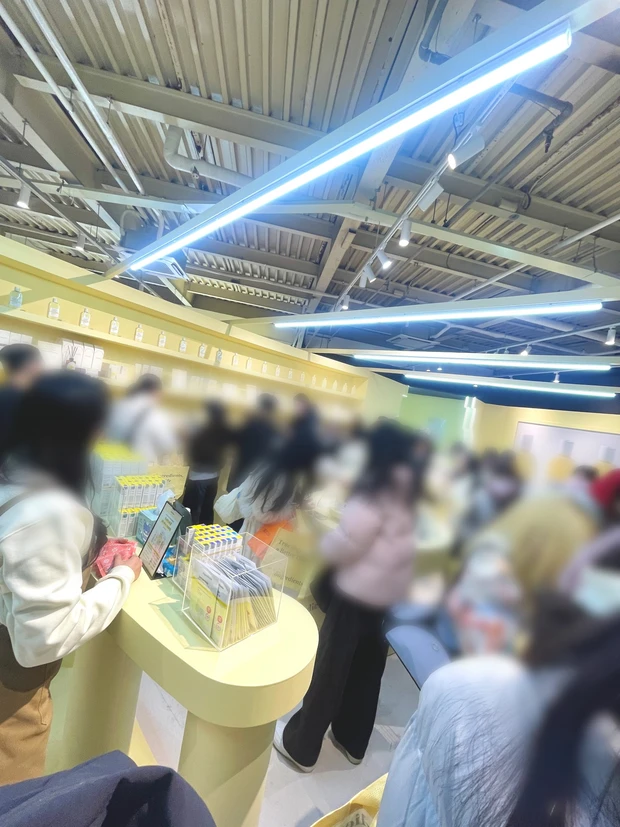 大盛況のポップアップの様子