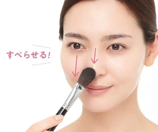 ハイライトでゴージャスなツヤを纏って立体感をプラス_ハイライトの入れ方3