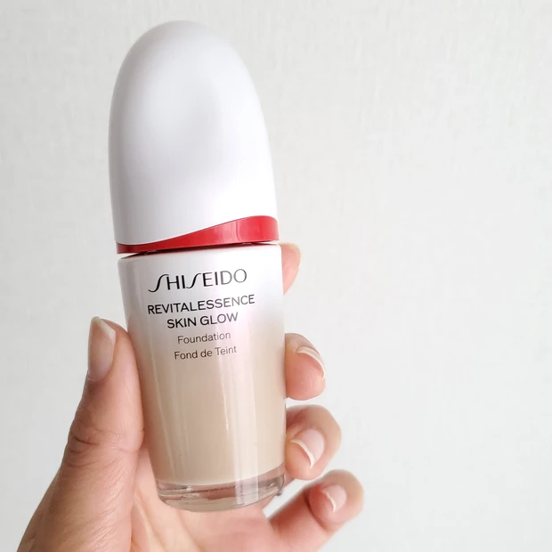 SHISEIDO エッセンス スキングロウ ファンデーション