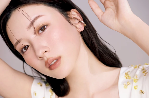 永野芽郁さんに聞いた、透明肌の秘密。「ものすごく疎い（笑）」というメイクを頑張れない理由も