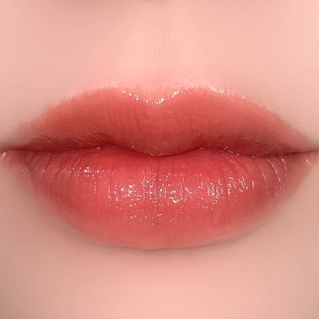 ブラウンリップ SUQQU モイスチャー グレイズ リップスティック 12