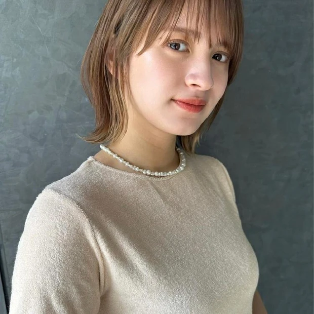 ボブ　ヘア　髪型　ヘアスタイル　小顔　大人　前髪あり