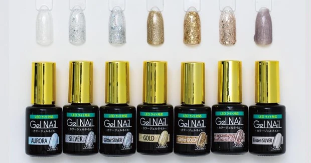 Seria(セリア)のジェルネイルのシルバー、ゴールド系カラー