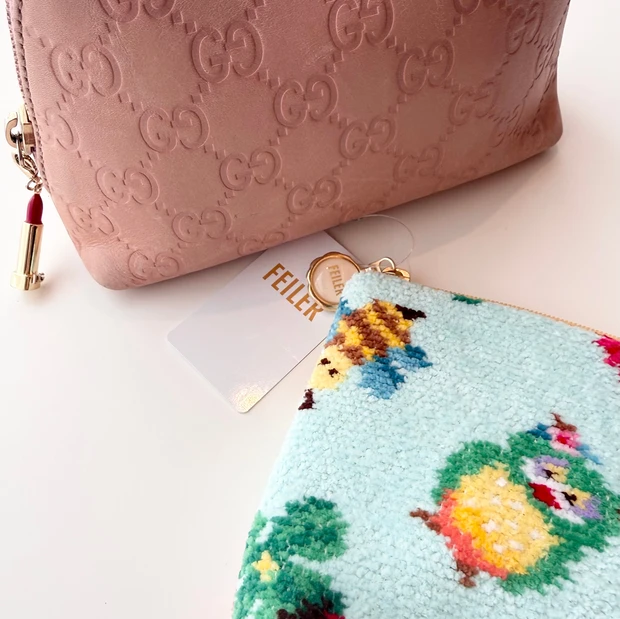 持ち歩きポーチの中身