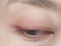 40代の目もとにもしっとり密着！エレガンス高発色2色シャドウが優秀！_8_1