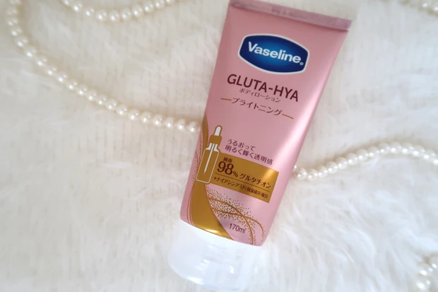ヴァセリン グルタヒア ボディローション ブライトニングのパッケージ