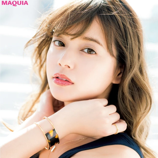 ３つのアイテムで完成！「薄・さら・ツヤ」な色気肌の作り方