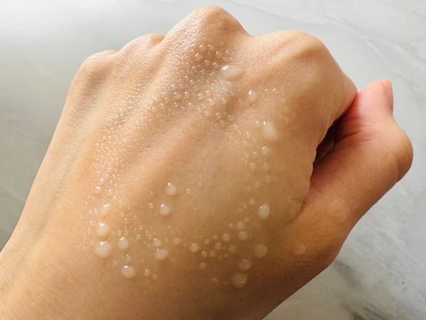 コーセーのメイクキープミストEXの使用イメージ