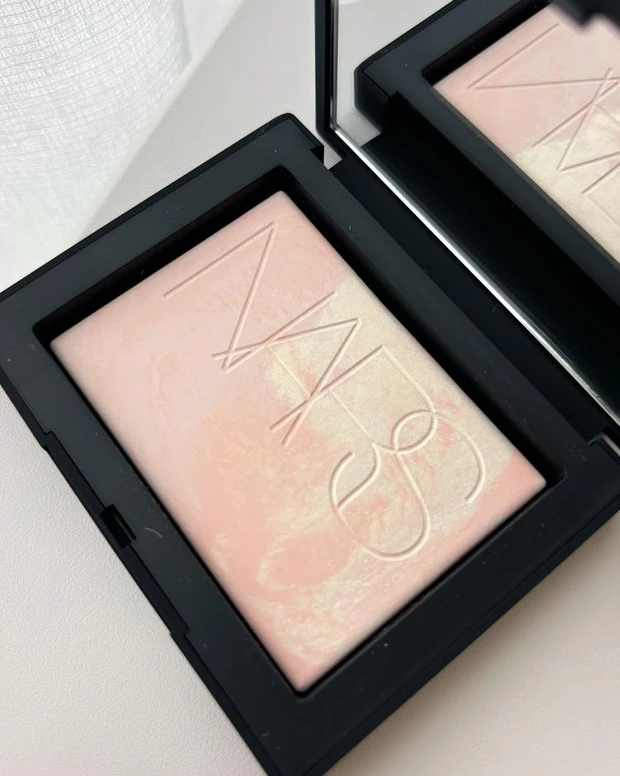 【5位】【NARS】大人気フェイスパウダー“リフ粉”の限定品が登場！ 過去の限定色との比較もチェック