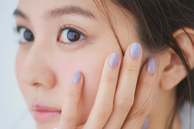 おうち時間の好印象メイクって? 青みピンクチークを主役にときめき感と抜け感を両立_4