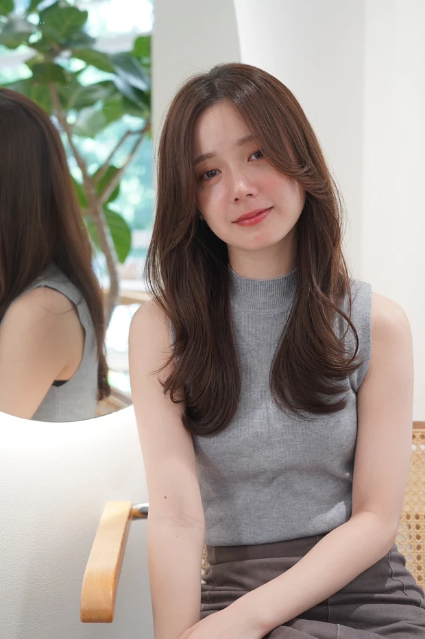 ヘアカタログ ロング ロングヘア ヨシンモリ 正面
