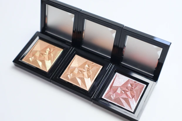 シュウウエムラ クラッシュド ジェム 人気色