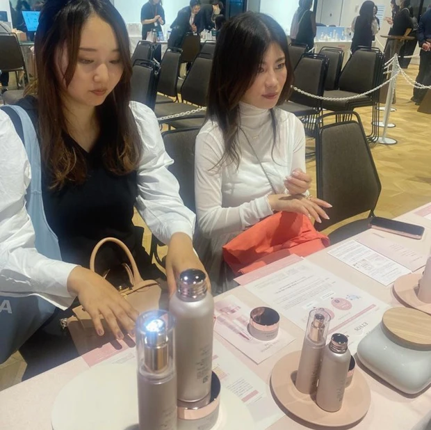 10月の MAQUIAサロンは全身保湿強化がテーマ！スペシャルゲスト石井美保さんの衣装に会場どよめき！_3