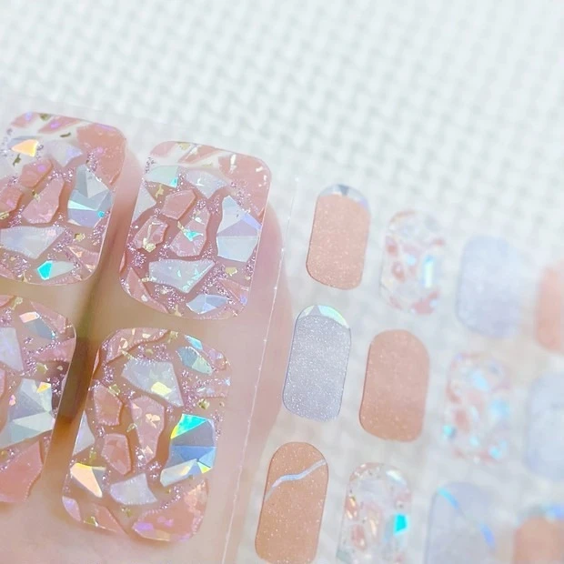 美容好きが注目！ おすすめのジェルネイルシール8選_【おすすめジェルネイルシール④】ビューティーアベニュー_ビューティーアベニュー リアルジェルネイルシール 31枚（フット用）￥1320