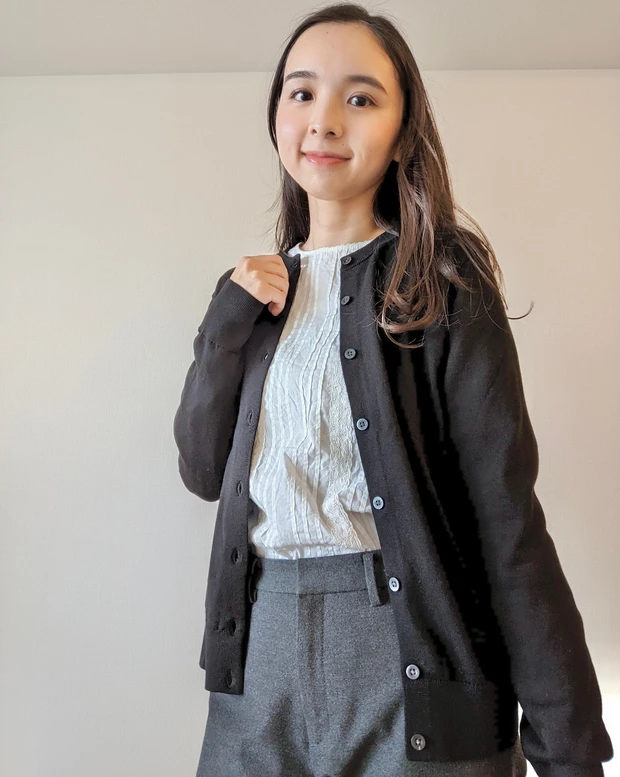 【ユニクロ】2023年の「UVカットクルーネックカーデイガン」で、日焼けと冷房対策！【購入レビュー】