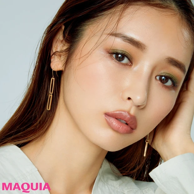 スモーキーアイシャドウで辛口ムードに! 女顔をかっこよく見せたい日のメイ…