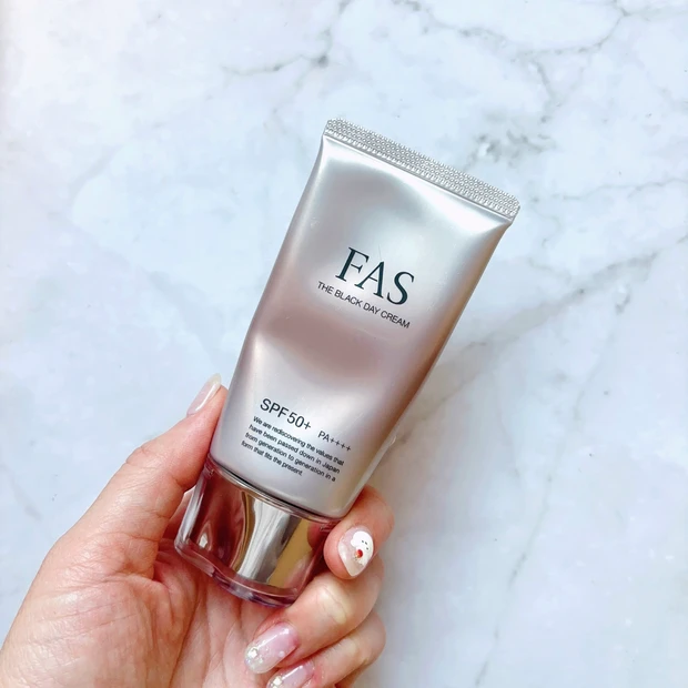 乾燥肌が選ぶベストコスメ2025「FAS（ファス） ザ ブラック デイ クリーム」