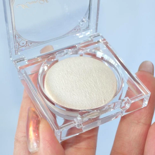 キャンメイク ハイライト ムーングロウハイライター