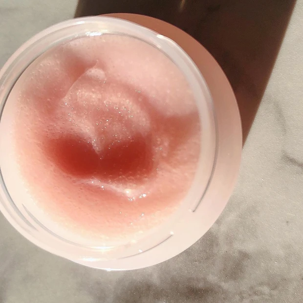 【アンフィネス リップ シュガーピーリング】マスクの時期こそリップケア！シュガースクラブとベリーの甘い香りでふっくらツヤありくちびるに♡_2_2